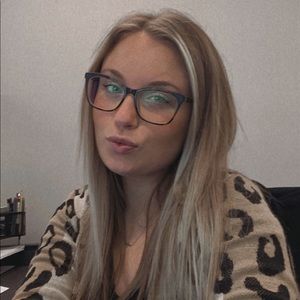 Meet your Posher, Elizabeth